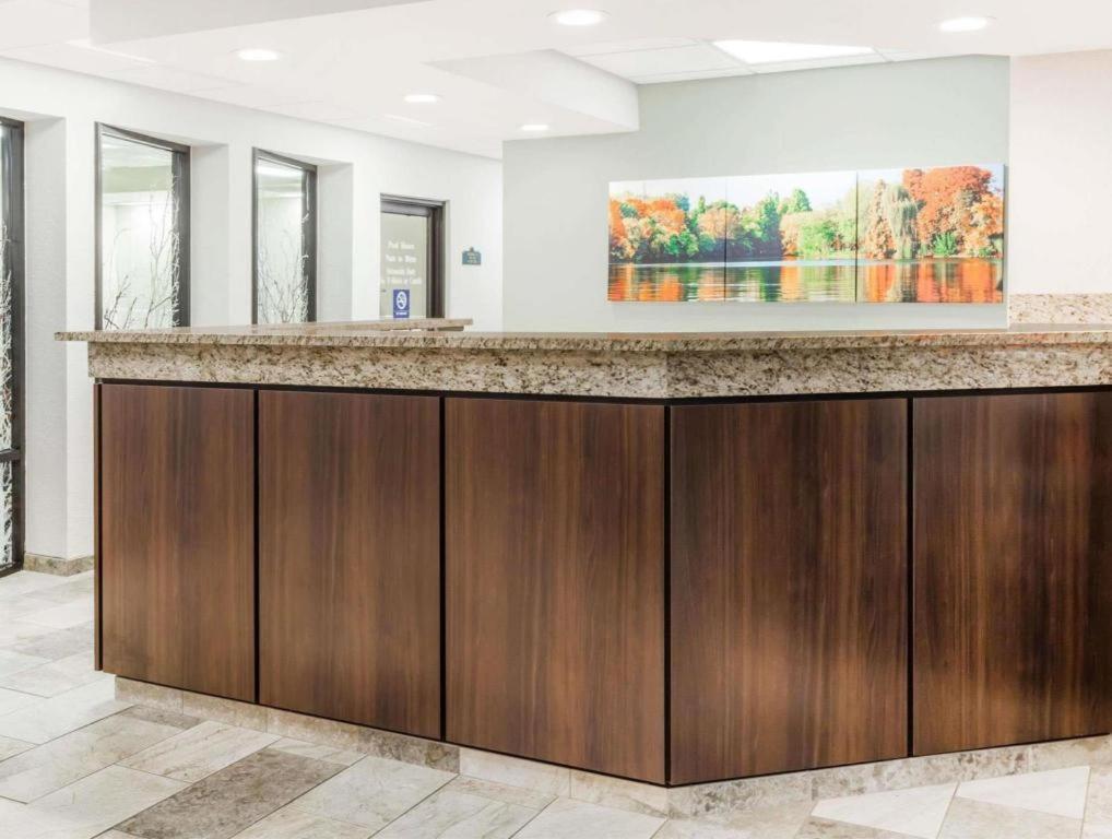 Days Inn Springfield South Esterno foto