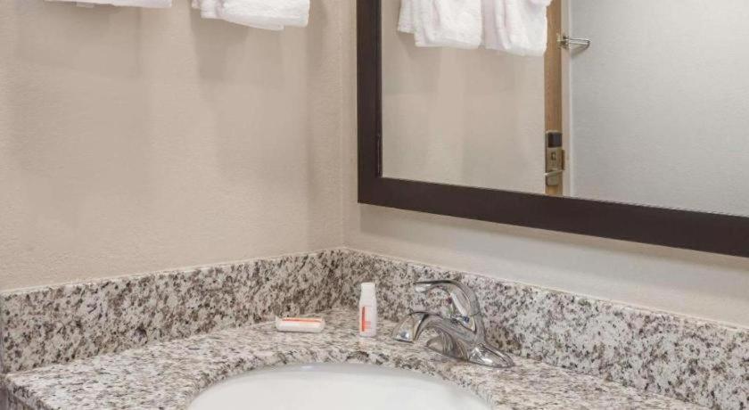 Days Inn Springfield South Esterno foto
